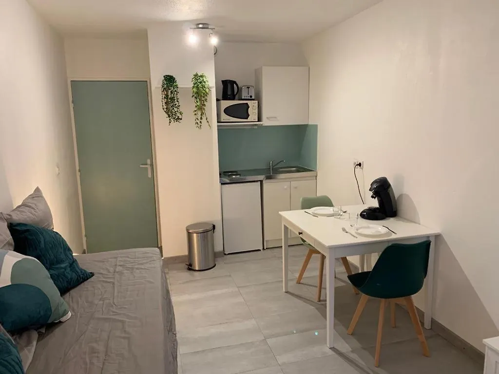 Appartement Tout Equipe A 6 Minutes De La Gare St Charles Marseille 0*,  France