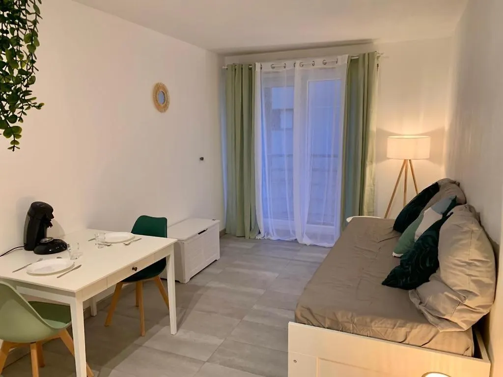 Appartement Tout Equipe A 6 Minutes De La Gare St Charles Marseille Apartment