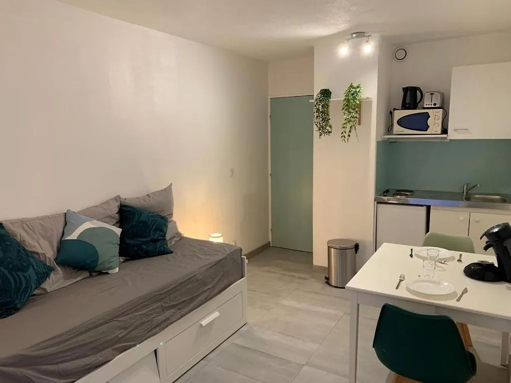 Appartement Tout Equipe A 6 Minutes De La Gare St Charles Marseille