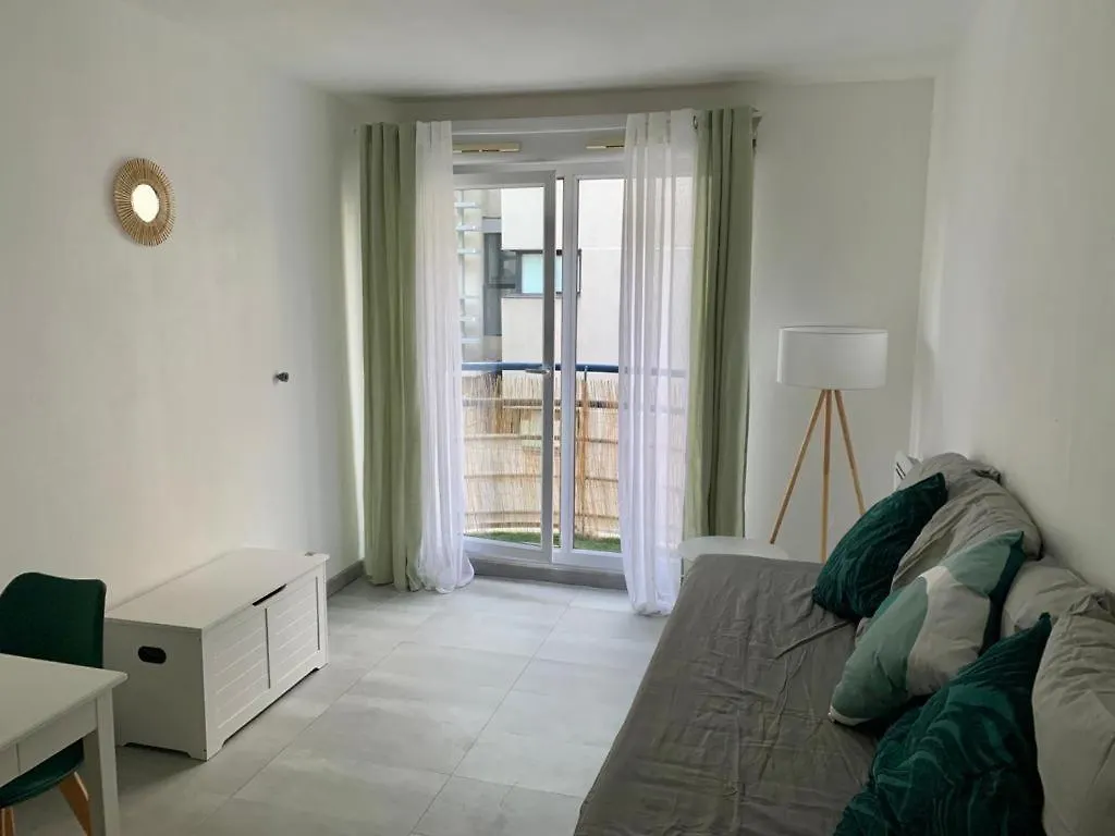 Apartment Appartement Tout Equipe A 6 Minutes De La Gare St Charles Marseille