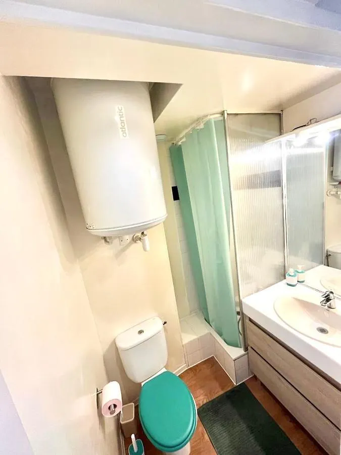 Apartment Appartement Tout Equipe A 6 Minutes De La Gare St Charles Marseille