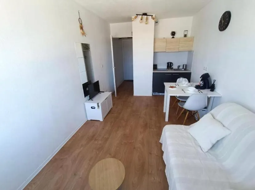 Appartement Tout Equipe A 6 Minutes De La Gare St Charles Marseille France